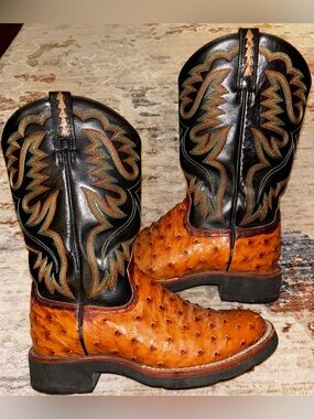 Ariat Full Quill Round Toe Ostrich Western Boots